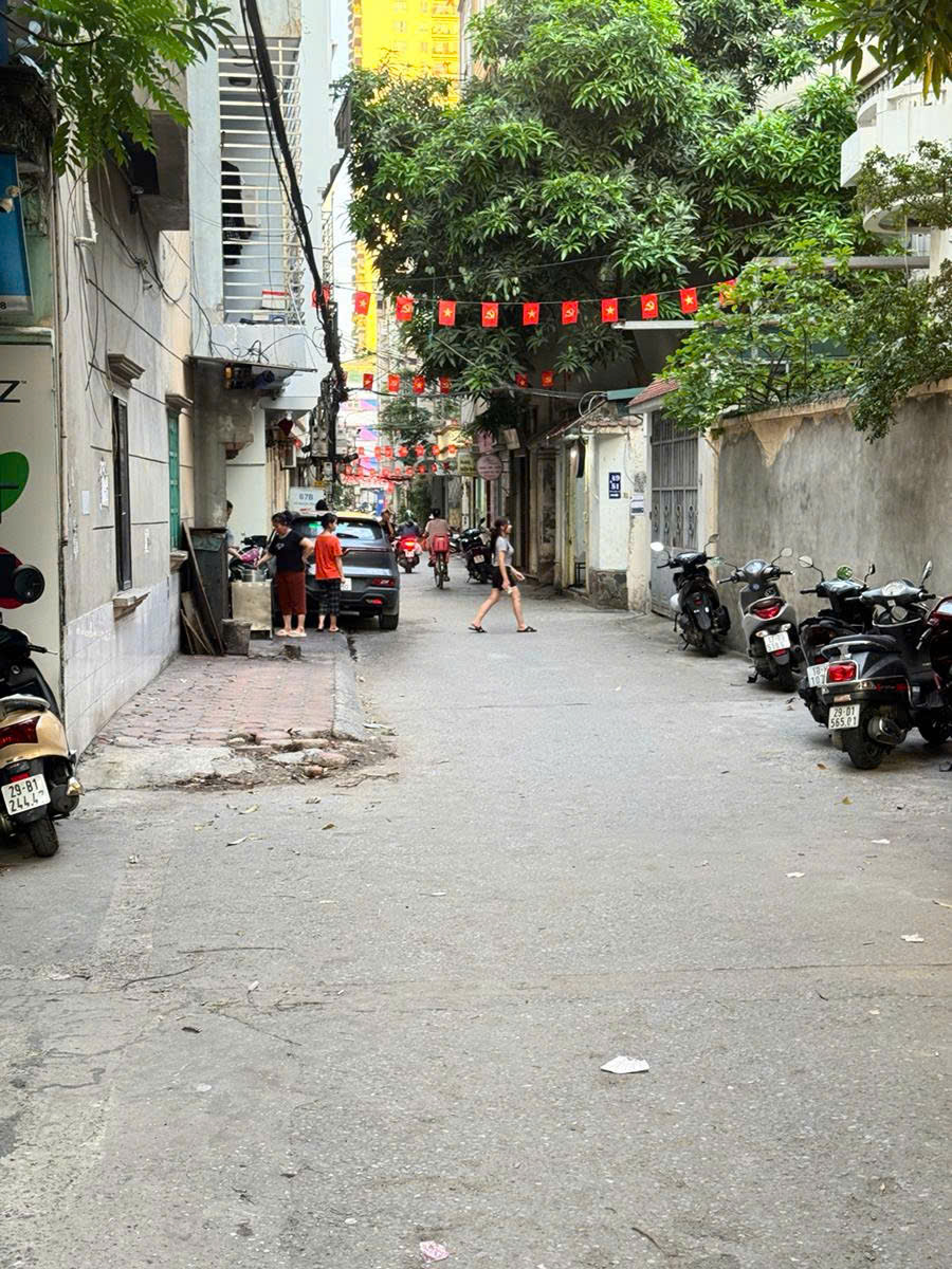Bán nhà Cấp 4 phố Nguyên Hồng 145m2, mặt tiền 6.1m ô tô tránh kinh doanh chỉ 275 triệu/m2 - Ảnh 2